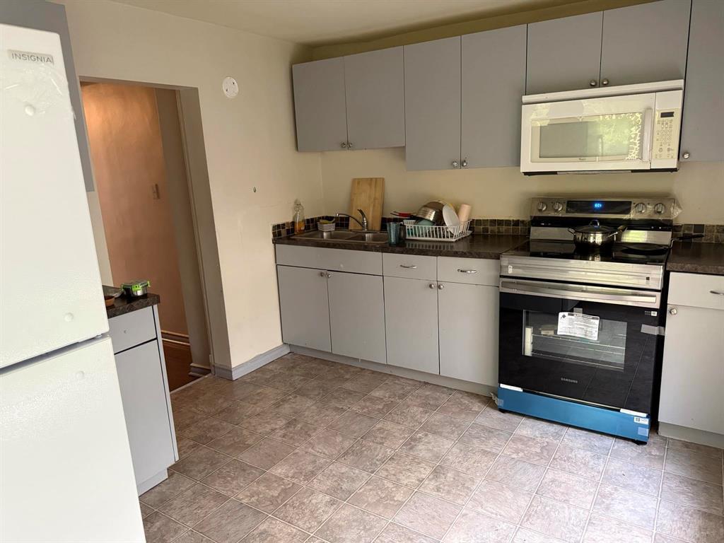 Photo 9 of 441 Pritchard Avenue, Winnipeg MB