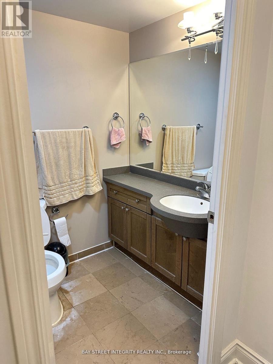 Photo 5 of 4001 763 Bay Street, Toronto ON