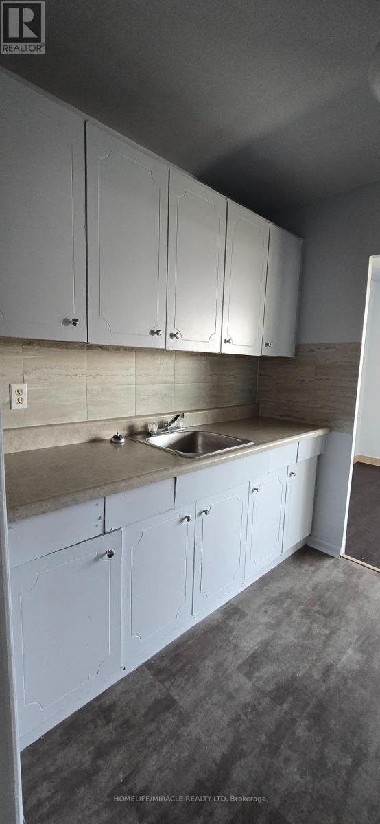 Photo 11 of 605 1651 Victoria Park Avenue, Toronto ON