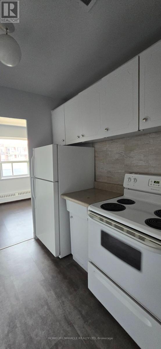 Photo 10 of 605 1651 Victoria Park Avenue, Toronto ON