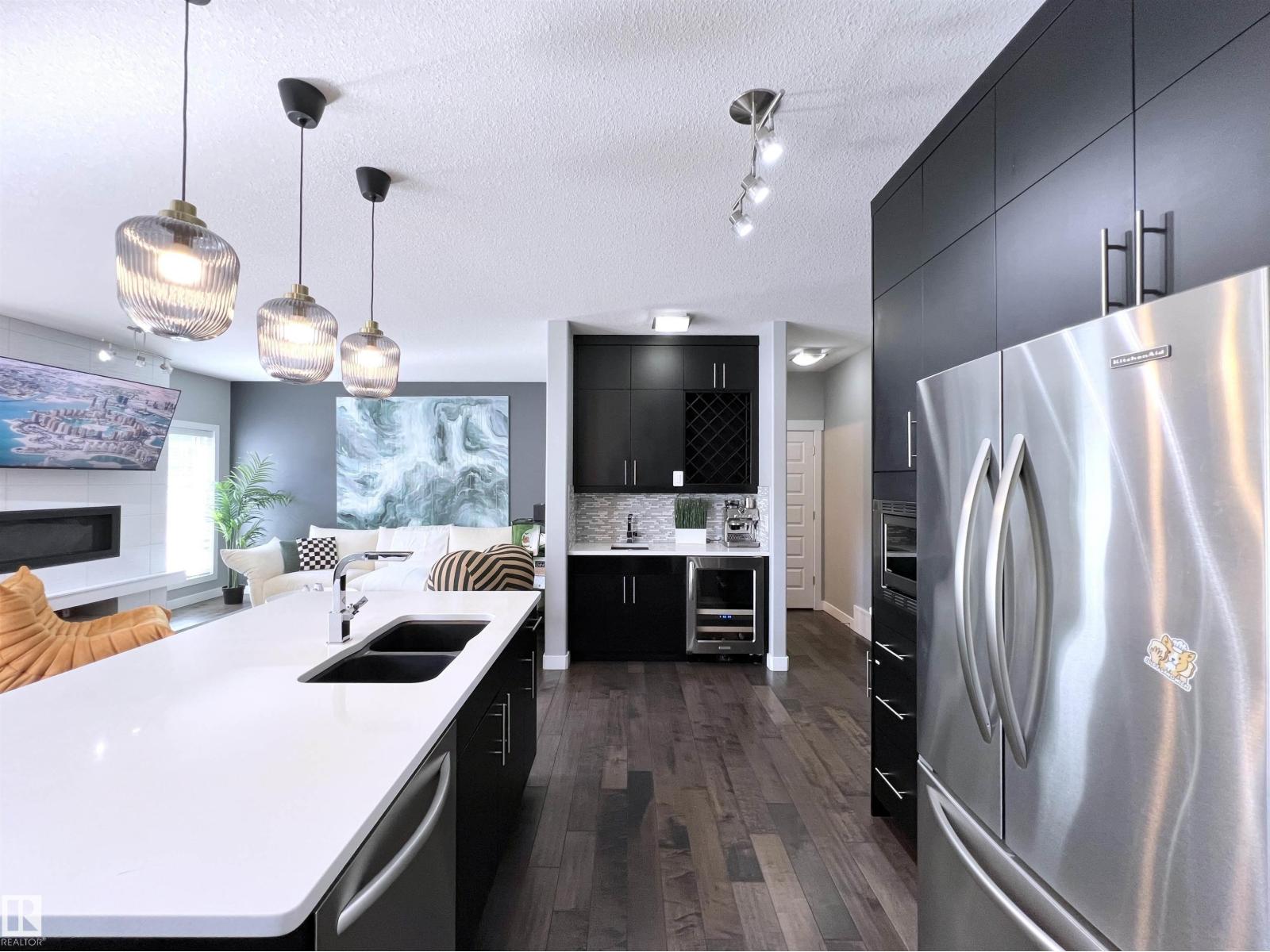 Photo 11 of 20629 97 A Av Nw, Edmonton AB
