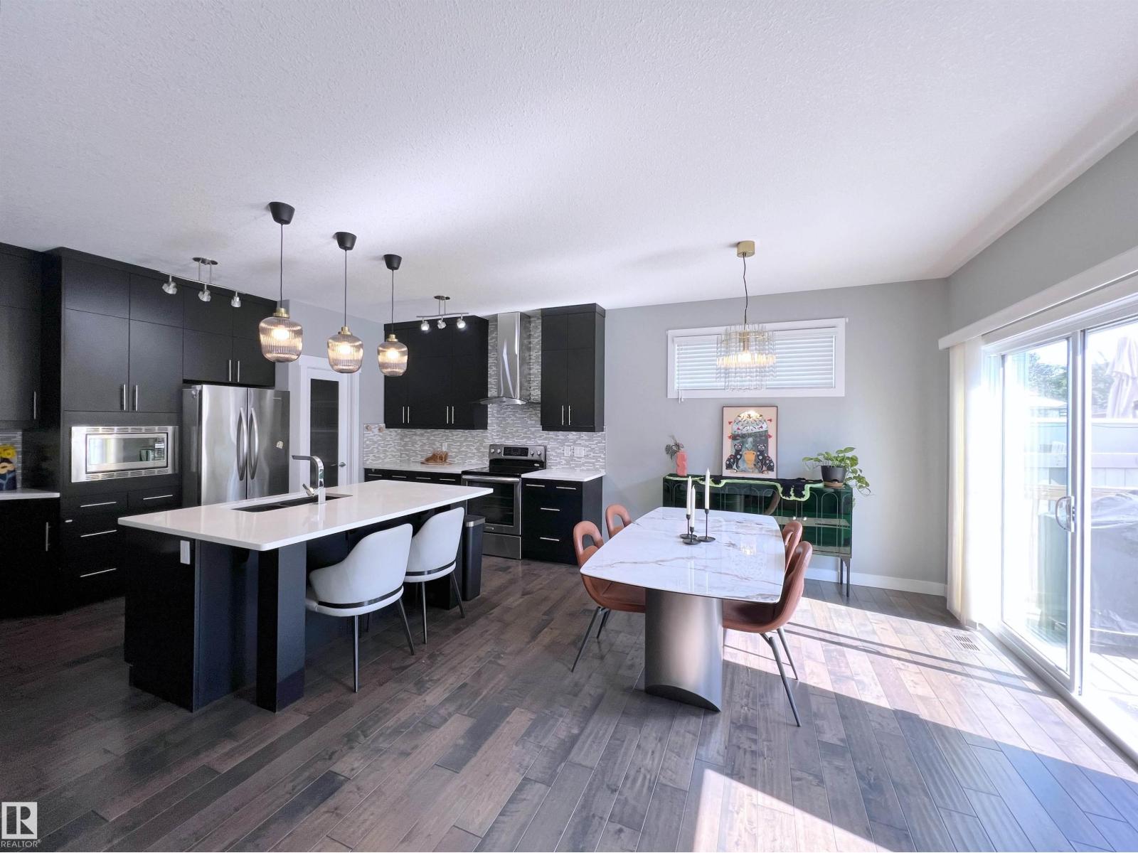 Photo 13 of 20629 97 A Av Nw, Edmonton AB