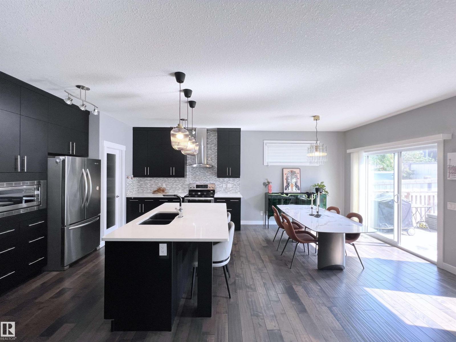 Photo 14 of 20629 97 A Av Nw, Edmonton AB