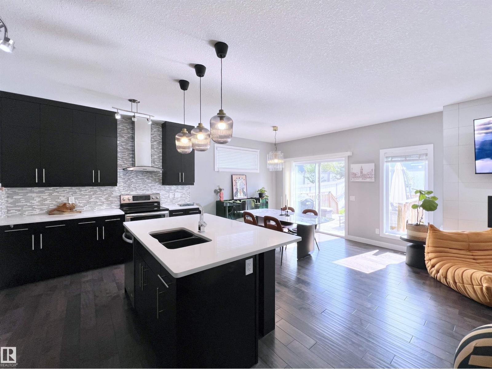 Photo 8 of 20629 97 A Av Nw, Edmonton AB