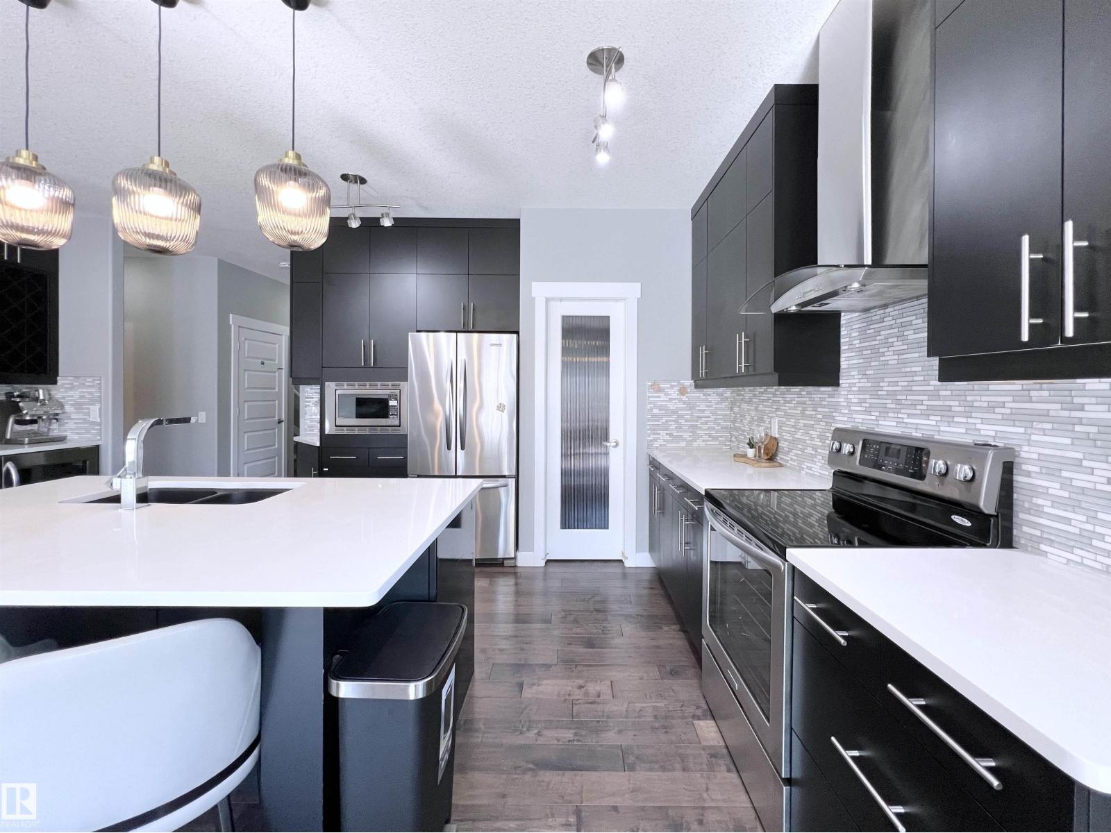 Photo 12 of 20629 97 A Av Nw, Edmonton AB