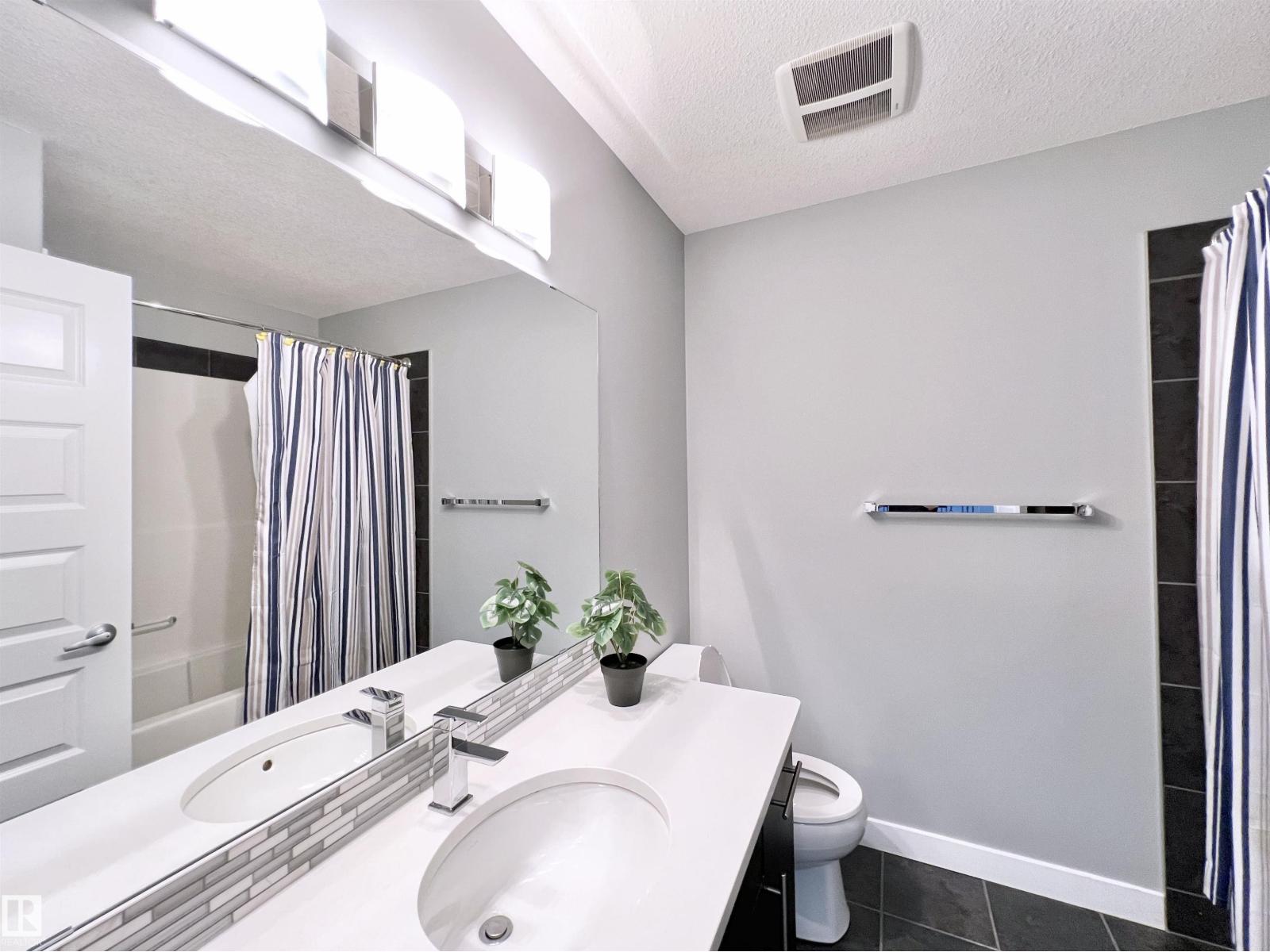 Photo 43 of 20629 97 A Av Nw, Edmonton AB