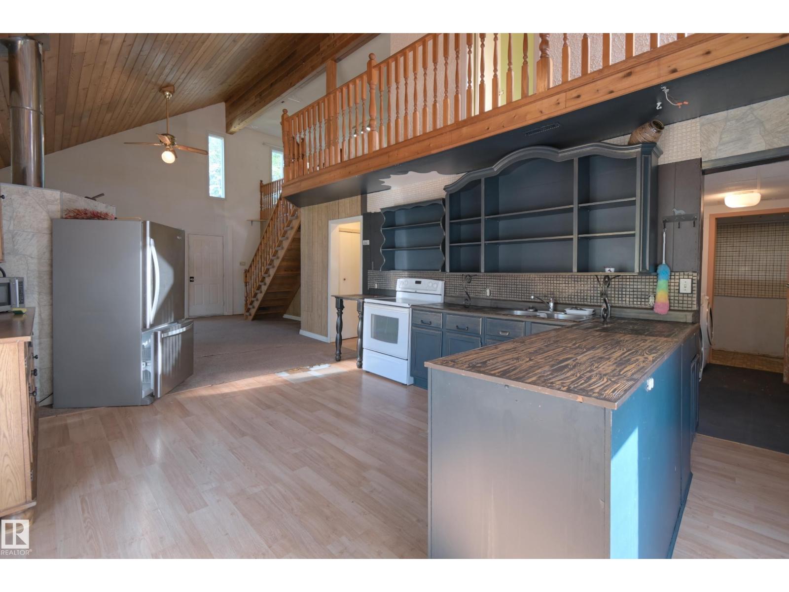 Photo 4 of 5912 49 Av, Rural Lac Ste Anne County AB