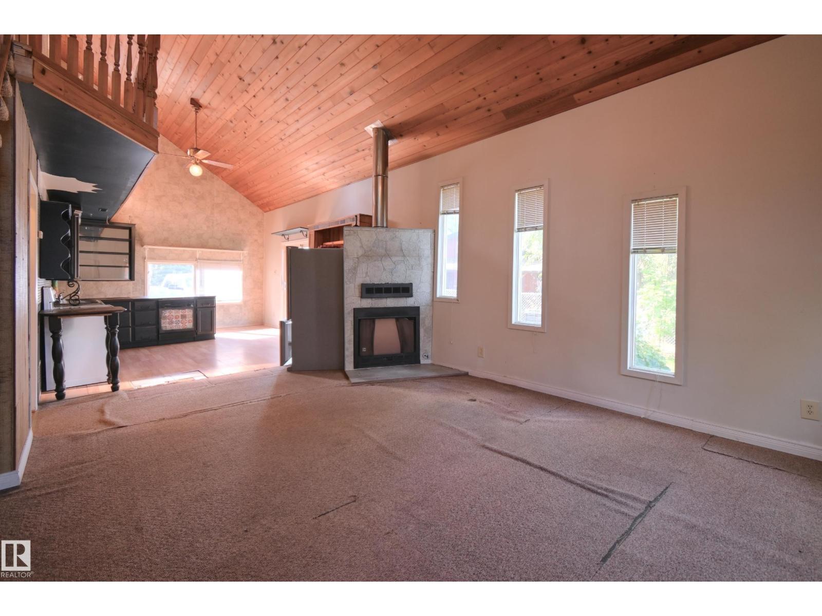 Photo 6 of 5912 49 Av, Rural Lac Ste Anne County AB