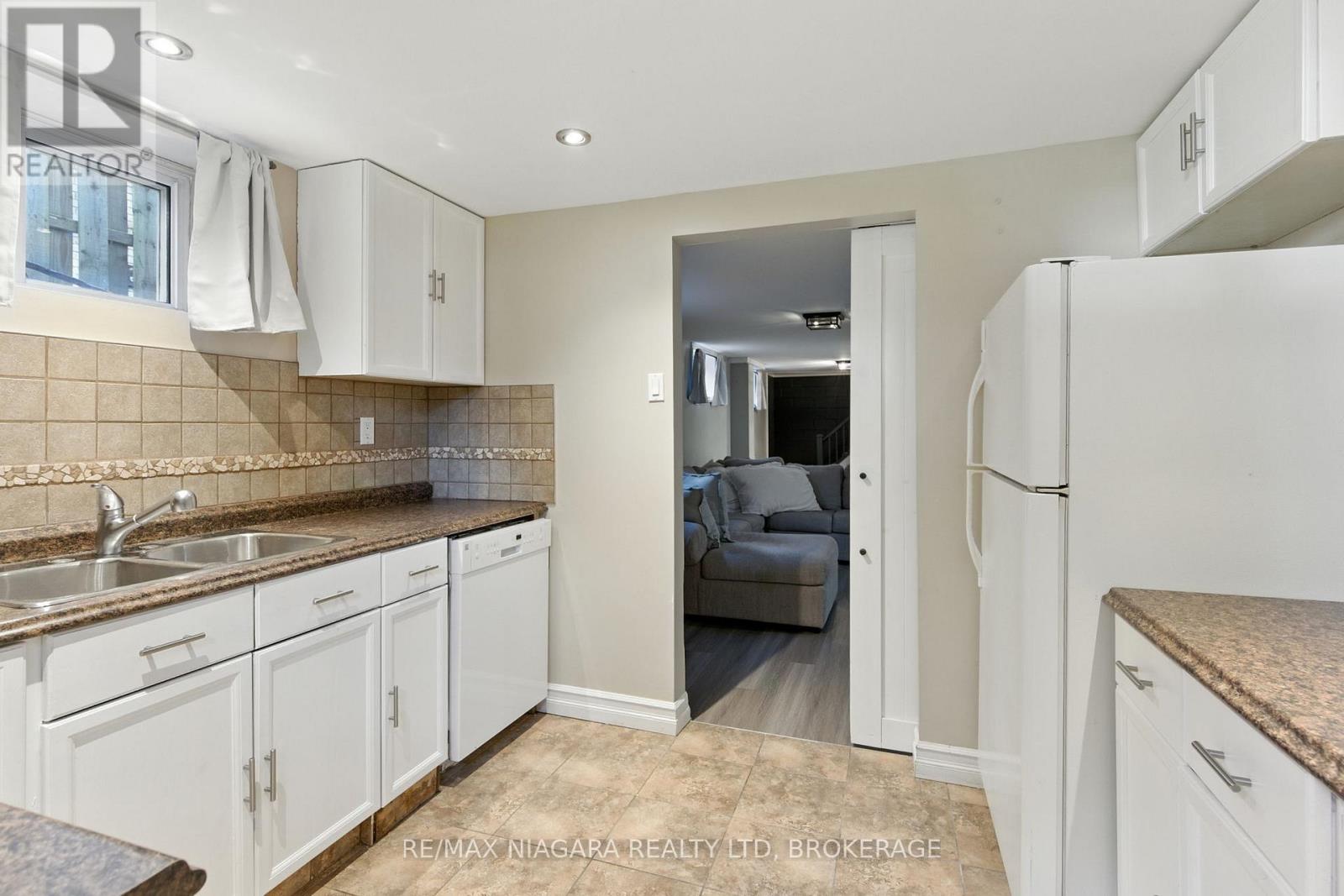 Photo 37 of 6775 Joyce Avenue, Niagara Falls ON