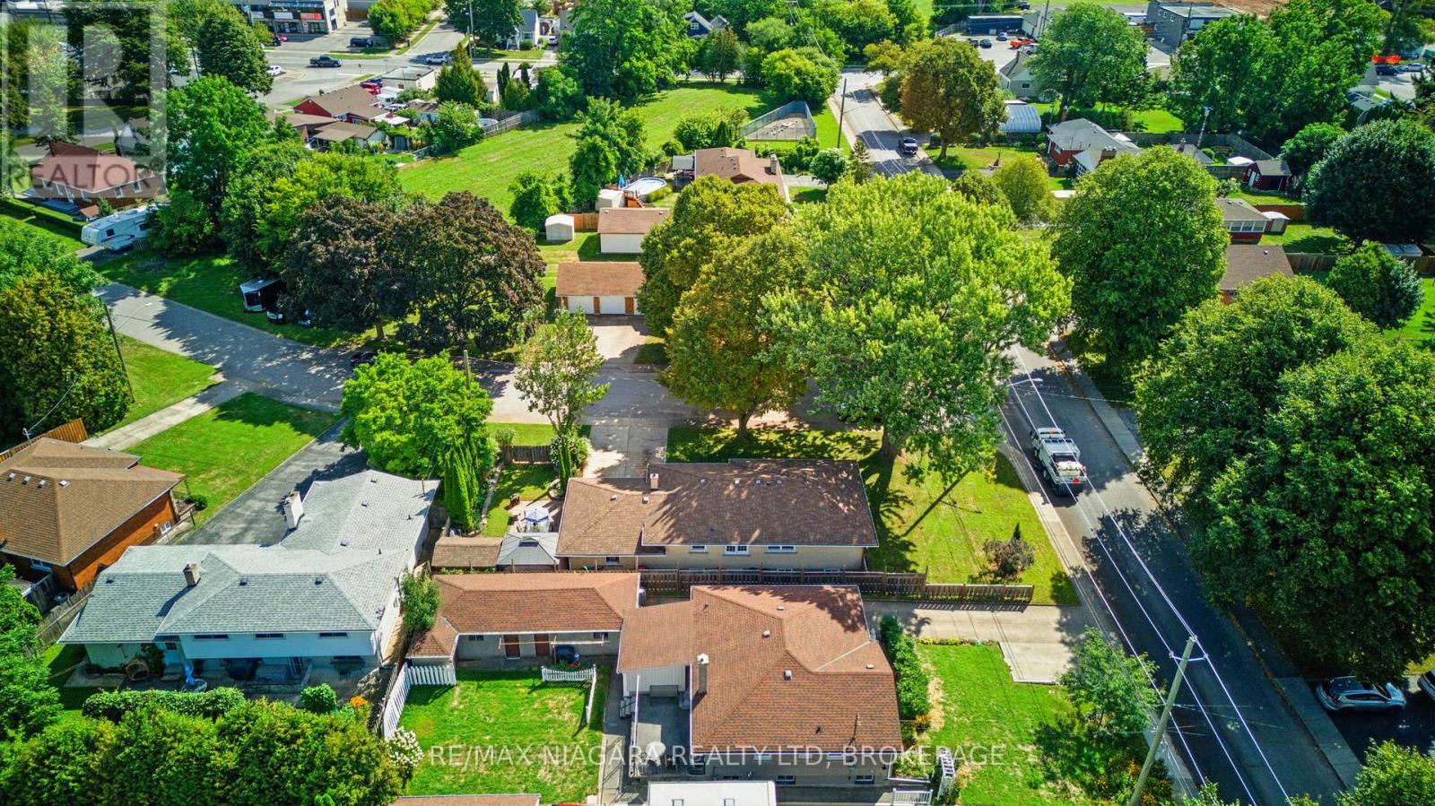 Photo 7 of 6775 Joyce Avenue, Niagara Falls ON