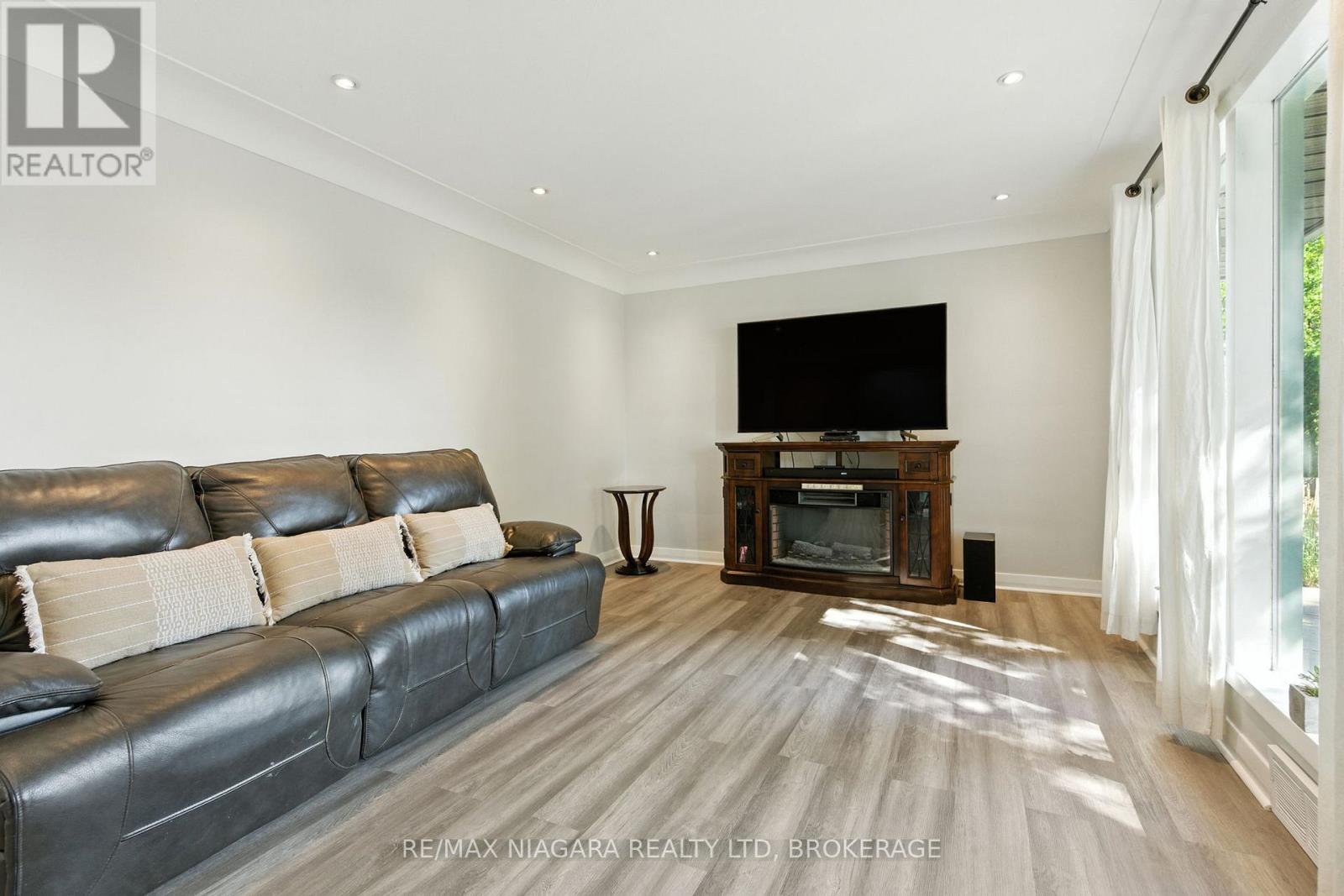 Photo 21 of 6775 Joyce Avenue, Niagara Falls ON