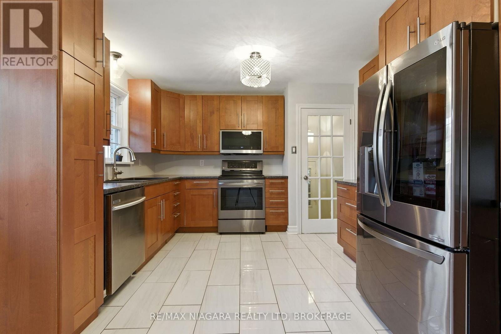 Photo 41 of 6775 Joyce Avenue, Niagara Falls ON