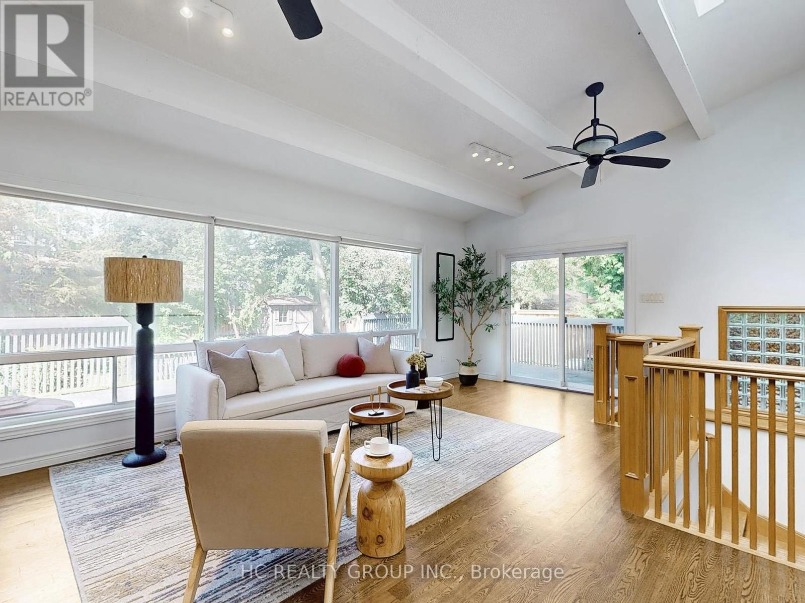 Photo 21 of 124 Lawrence Avenue E, Toronto ON