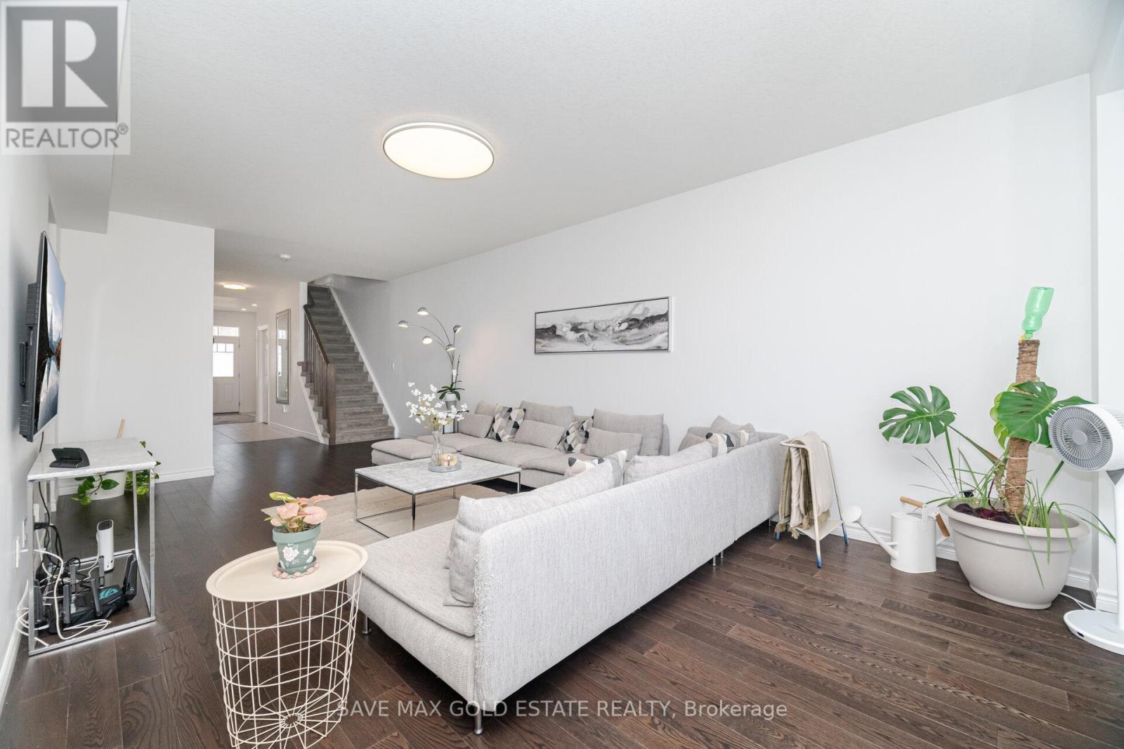 Photo 8 of 292 Freure Drive, Cambridge ON