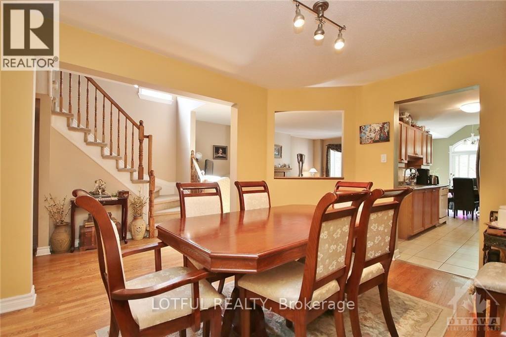 Photo 24 of 212 Meadowlilly Road, Ottawa ON