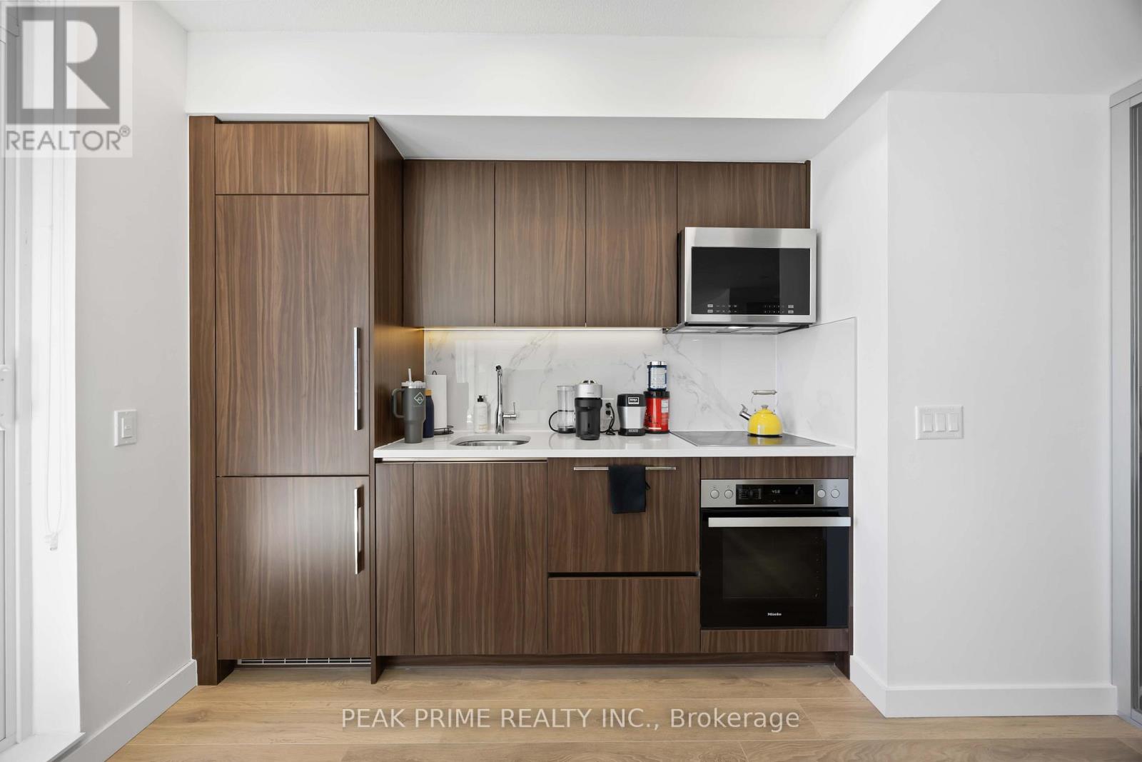 Photo 4 of 2610 38 Widmer Street, Toronto ON