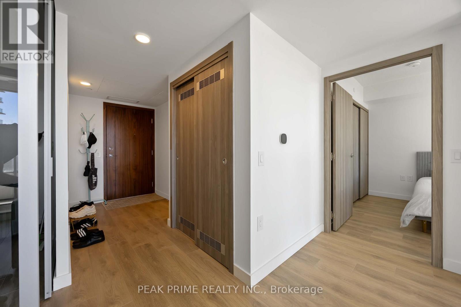 Photo 20 of 2610 38 Widmer Street, Toronto ON