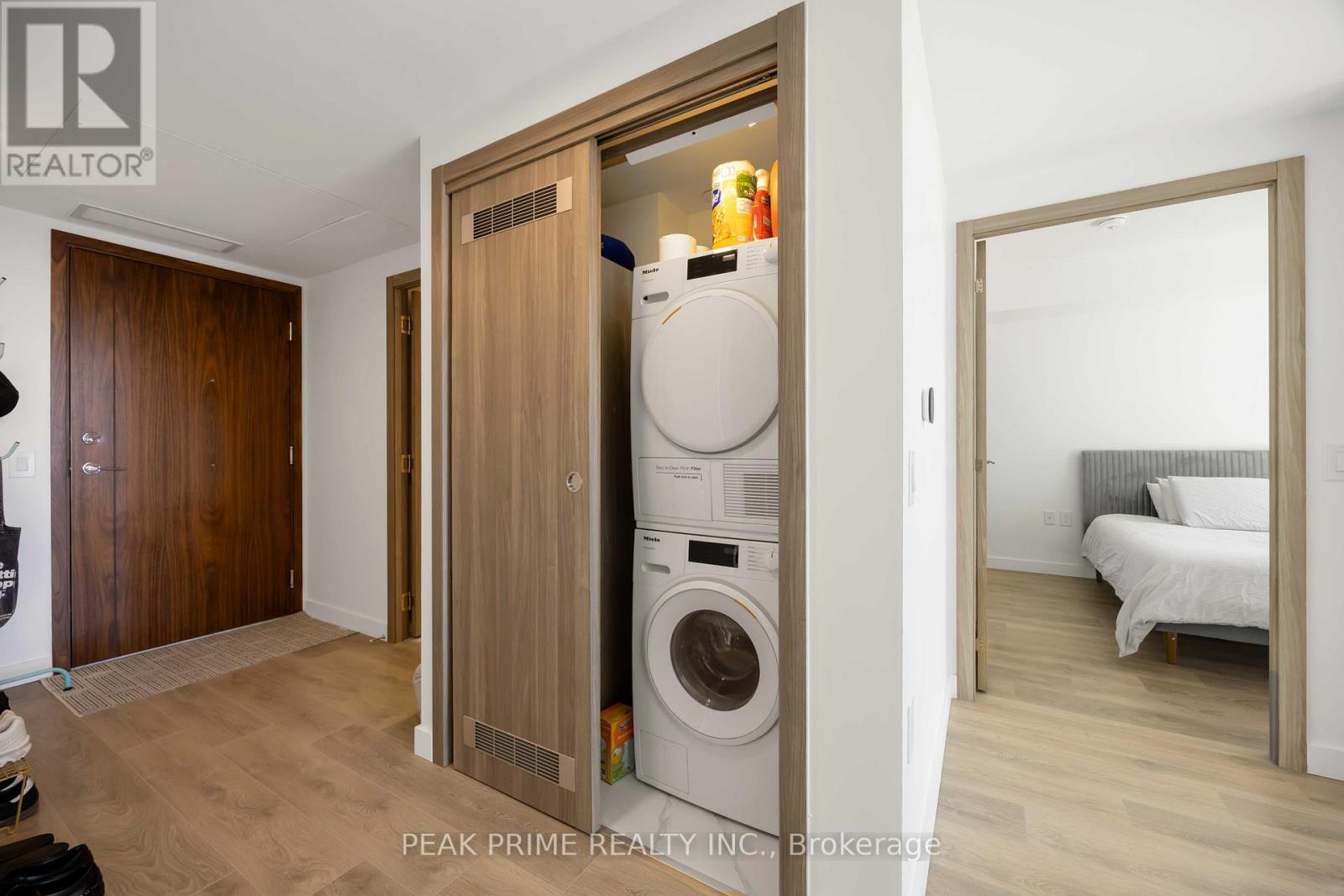 Photo 1 of 2610 38 Widmer Street, Toronto ON