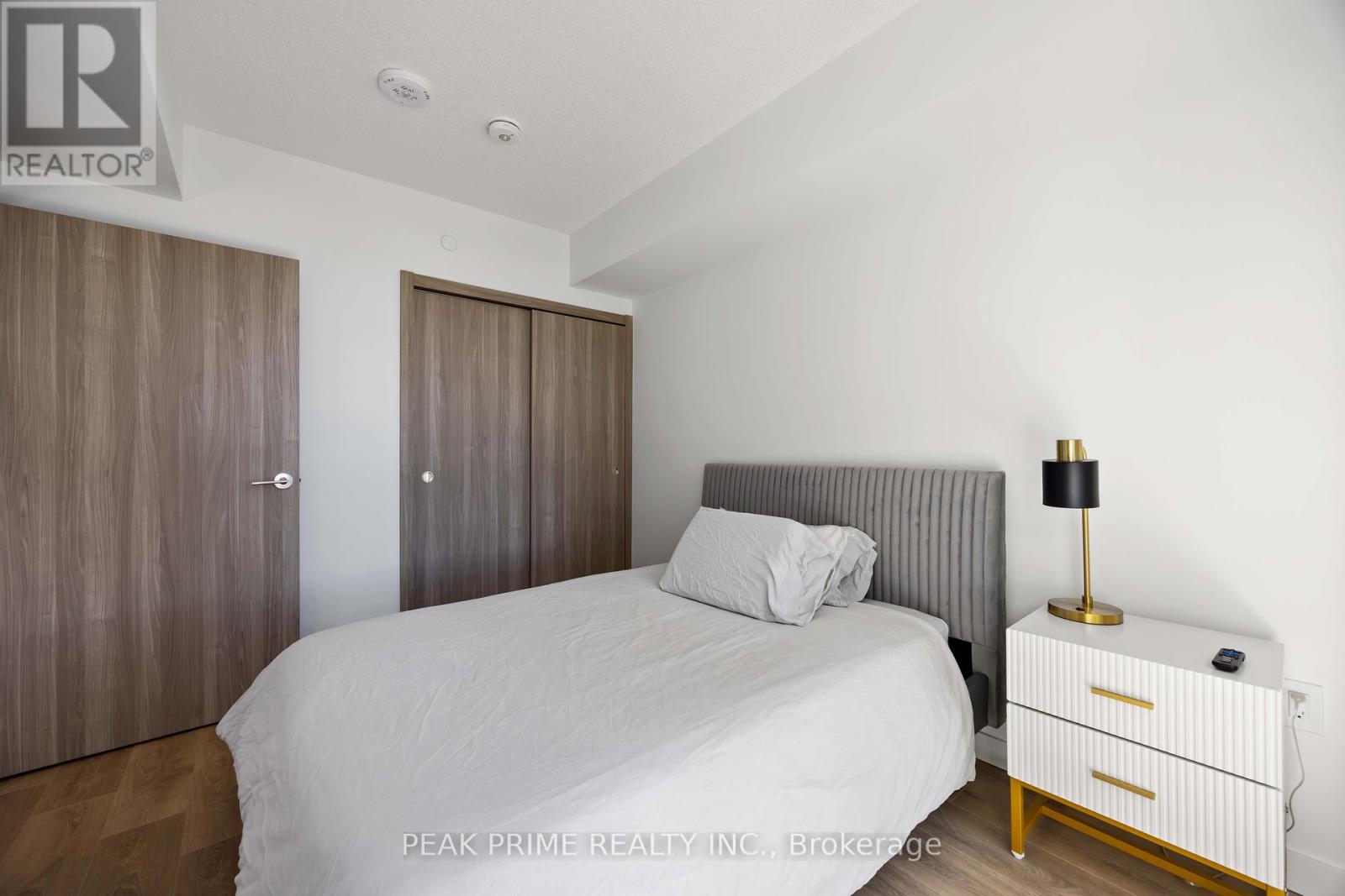 Photo 24 of 2610 38 Widmer Street, Toronto ON
