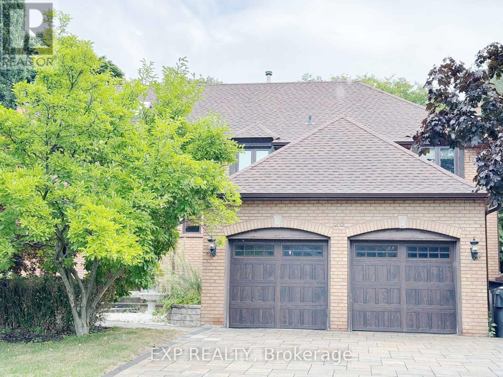 Photo 3 of 98 Clarinda Drive, Toronto ON
