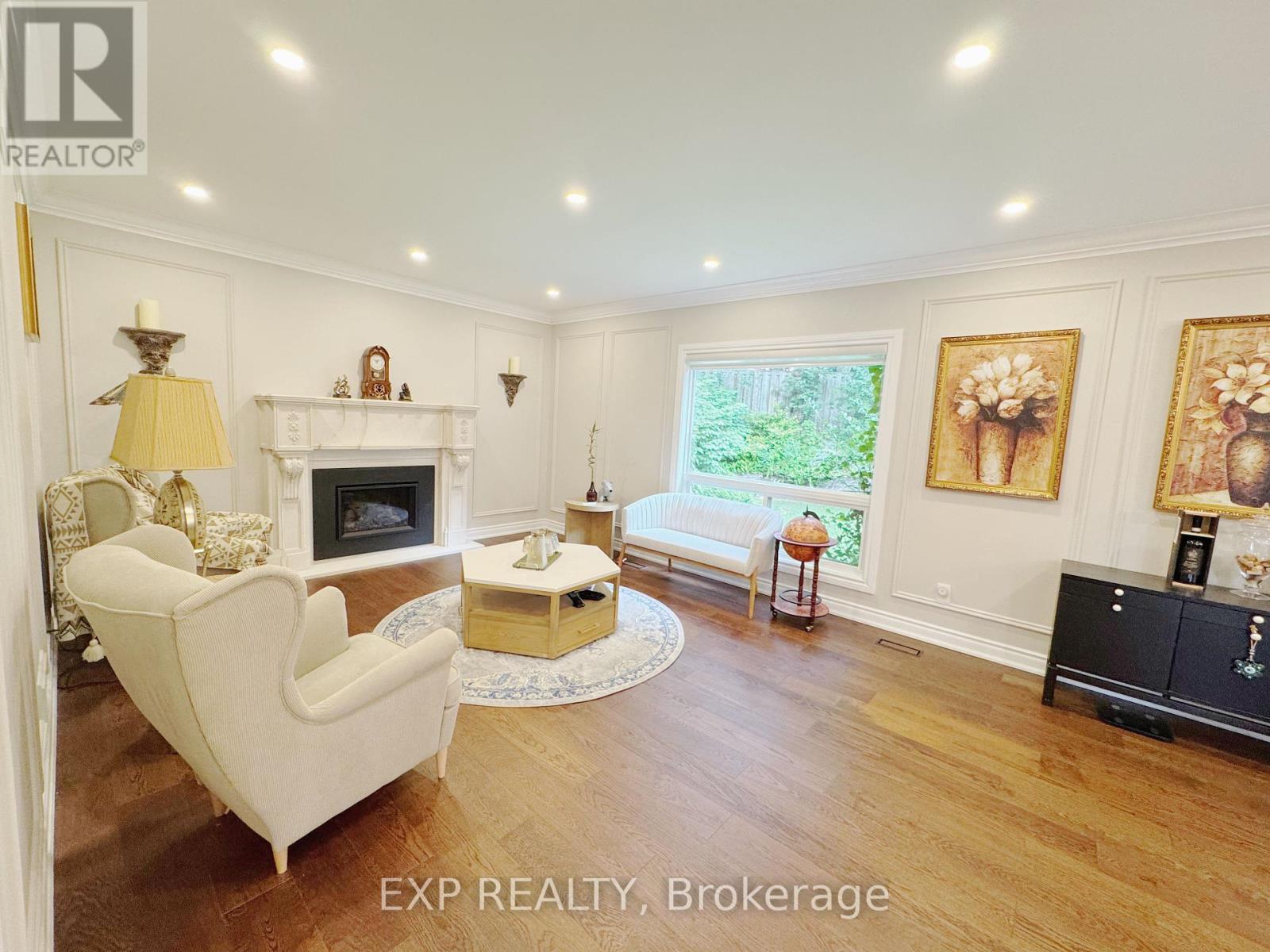 Photo 17 of 98 Clarinda Drive, Toronto ON