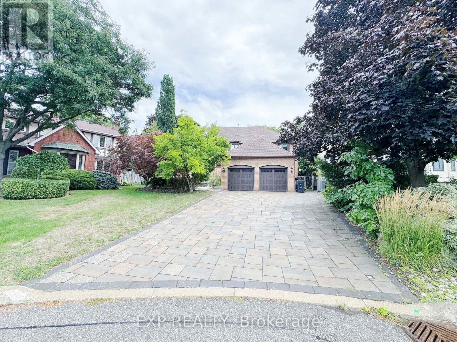 Photo 7 of 98 Clarinda Drive, Toronto ON