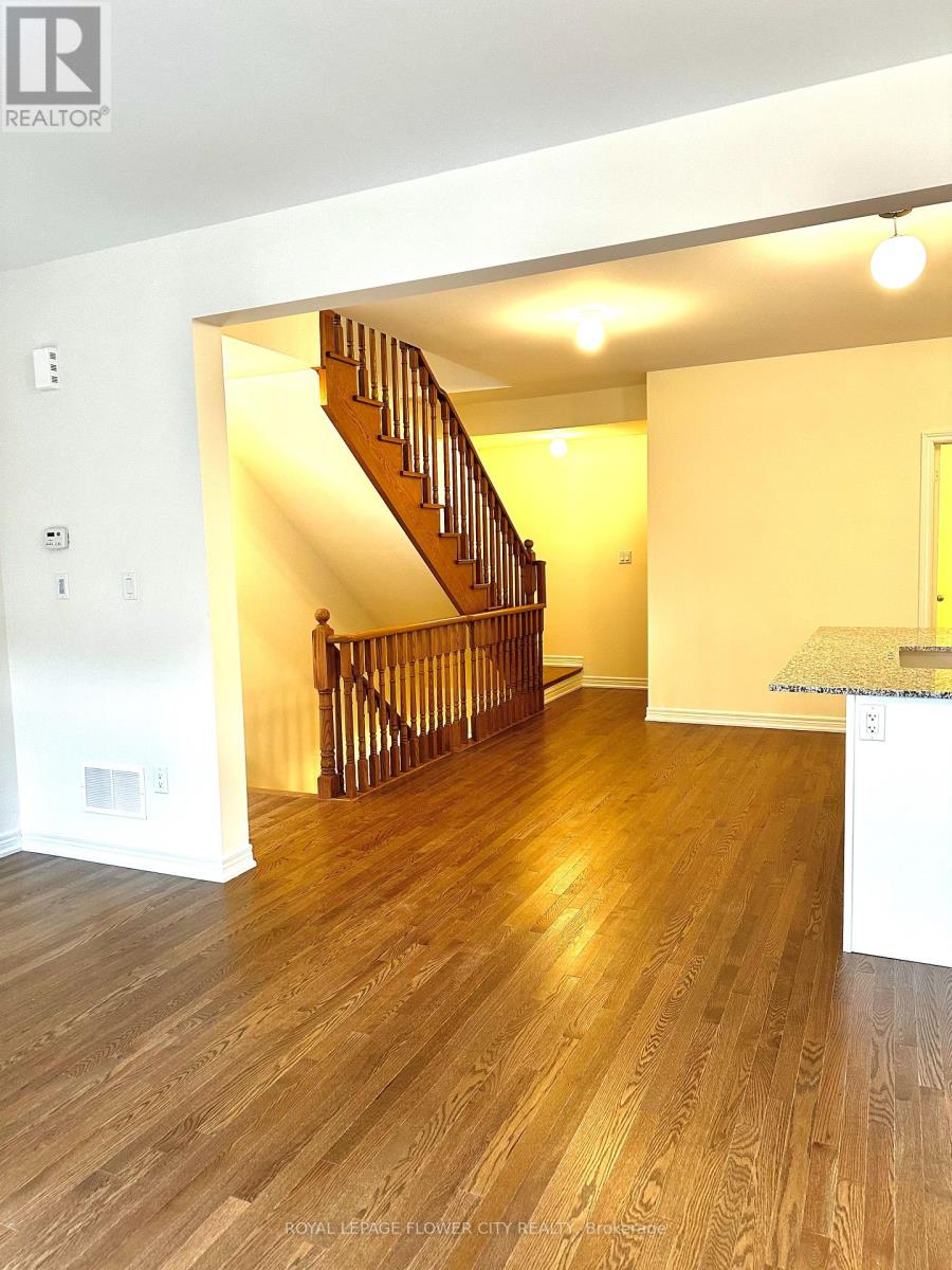 Photo 13 of 512 Littlewood Lane, Ajax ON