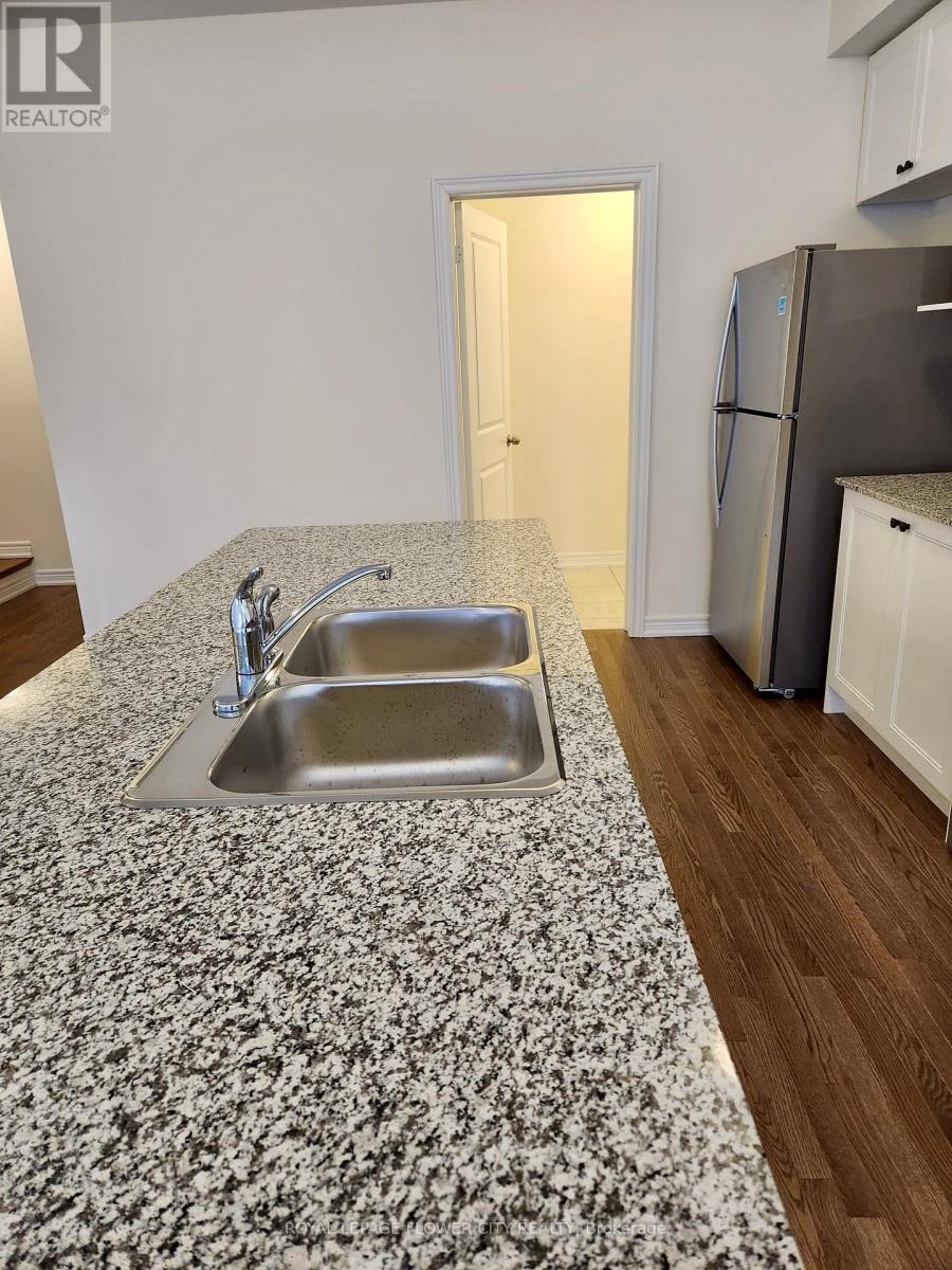 Photo 23 of 512 Littlewood Lane, Ajax ON