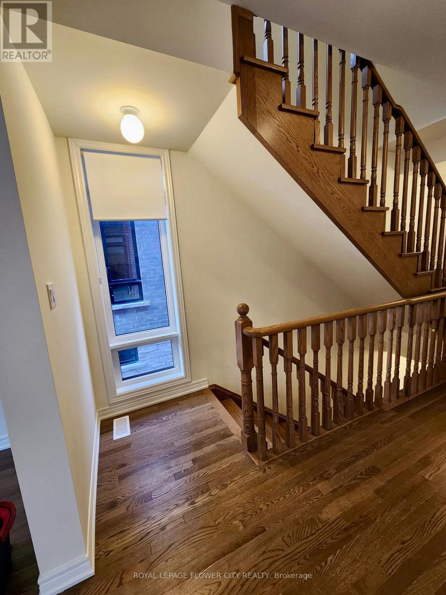 Photo 26 of 512 Littlewood Lane, Ajax ON