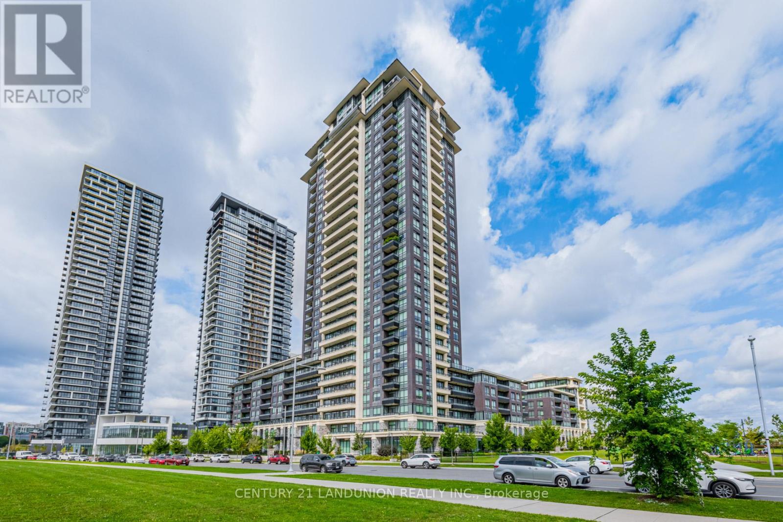 Photo 11 of 1705 15 Water Walk Drive, Markham ON