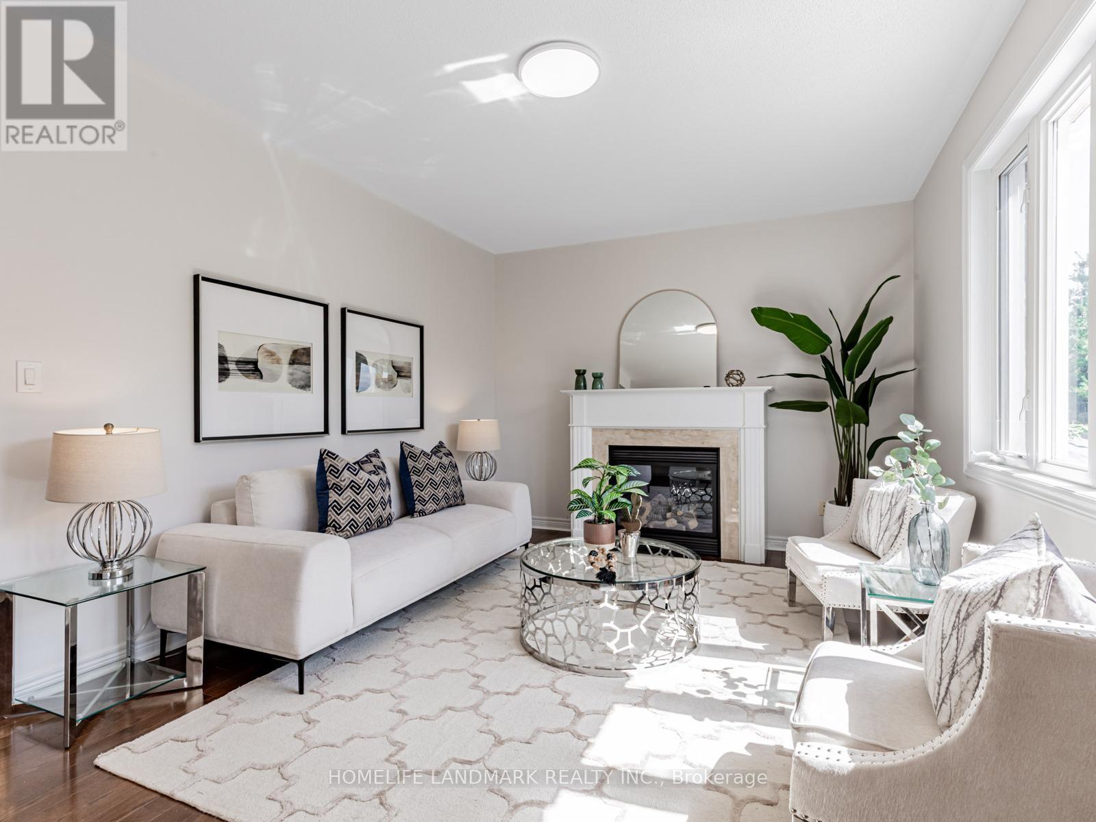 Photo 11 of 3 Wintam Place, Markham ON