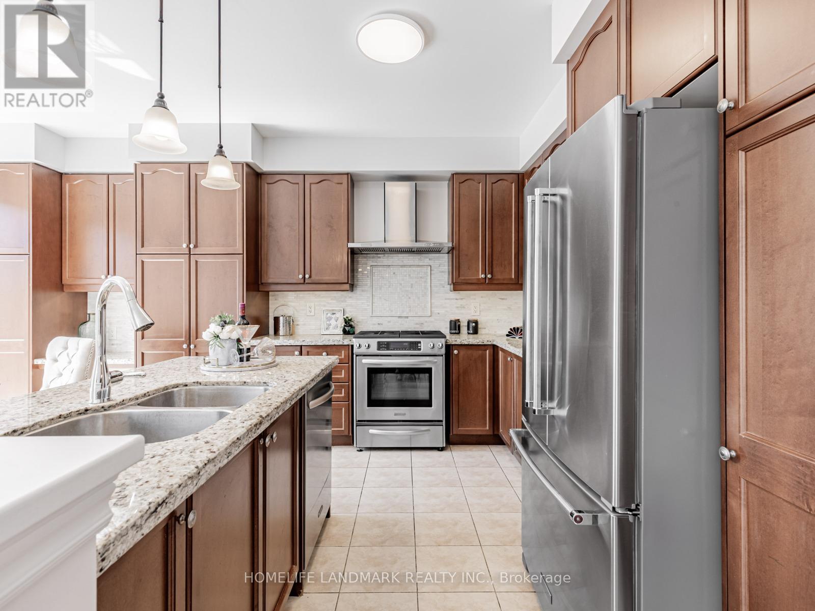 Photo 12 of 3 Wintam Place, Markham ON