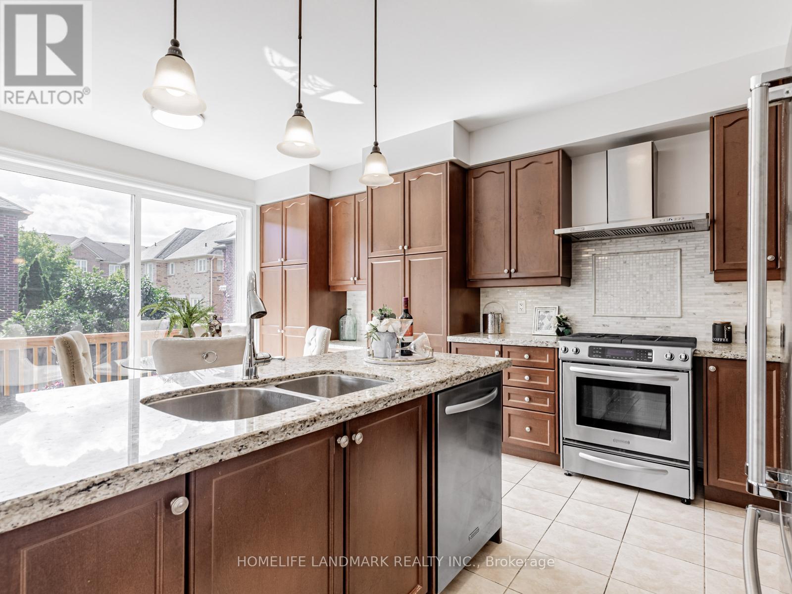 Photo 13 of 3 Wintam Place, Markham ON