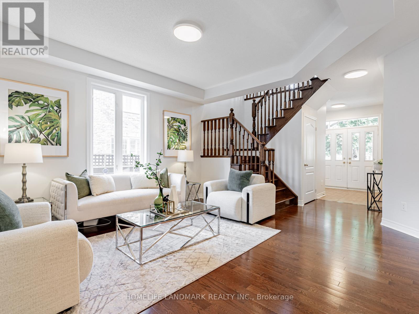 Photo 5 of 3 Wintam Place, Markham ON