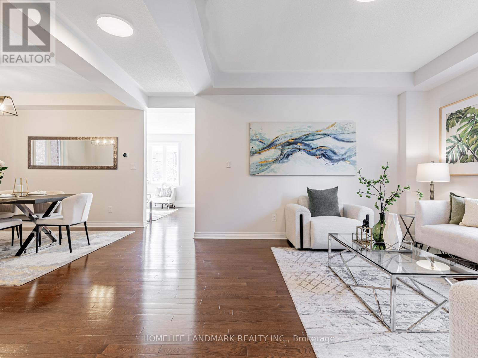 Photo 7 of 3 Wintam Place, Markham ON