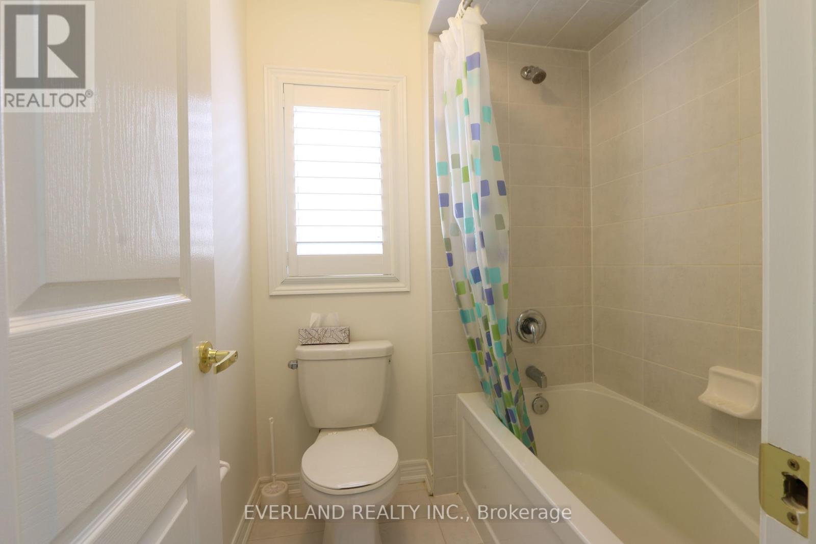 Photo 35 of 51 Lucida Court, Whitchurchstouffville ON