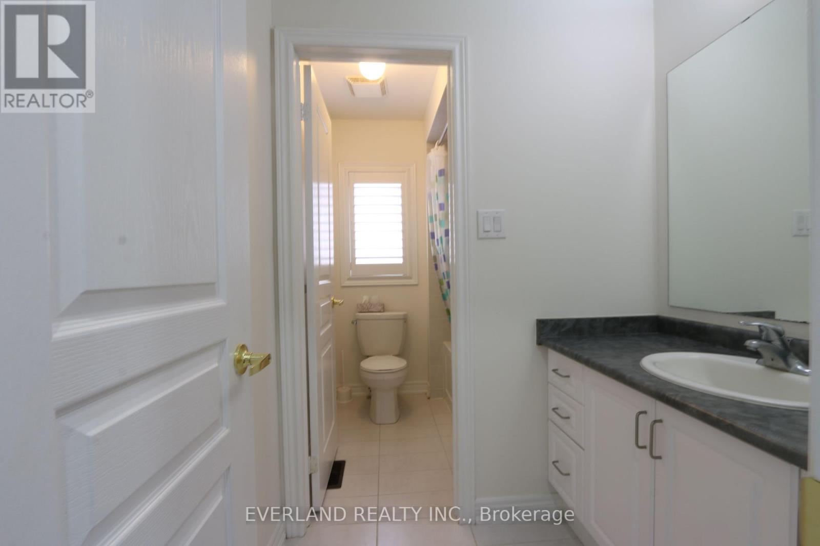 Photo 9 of 51 Lucida Court, Whitchurchstouffville ON