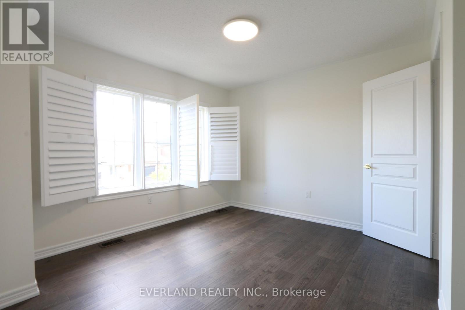 Photo 36 of 51 Lucida Court, Whitchurchstouffville ON