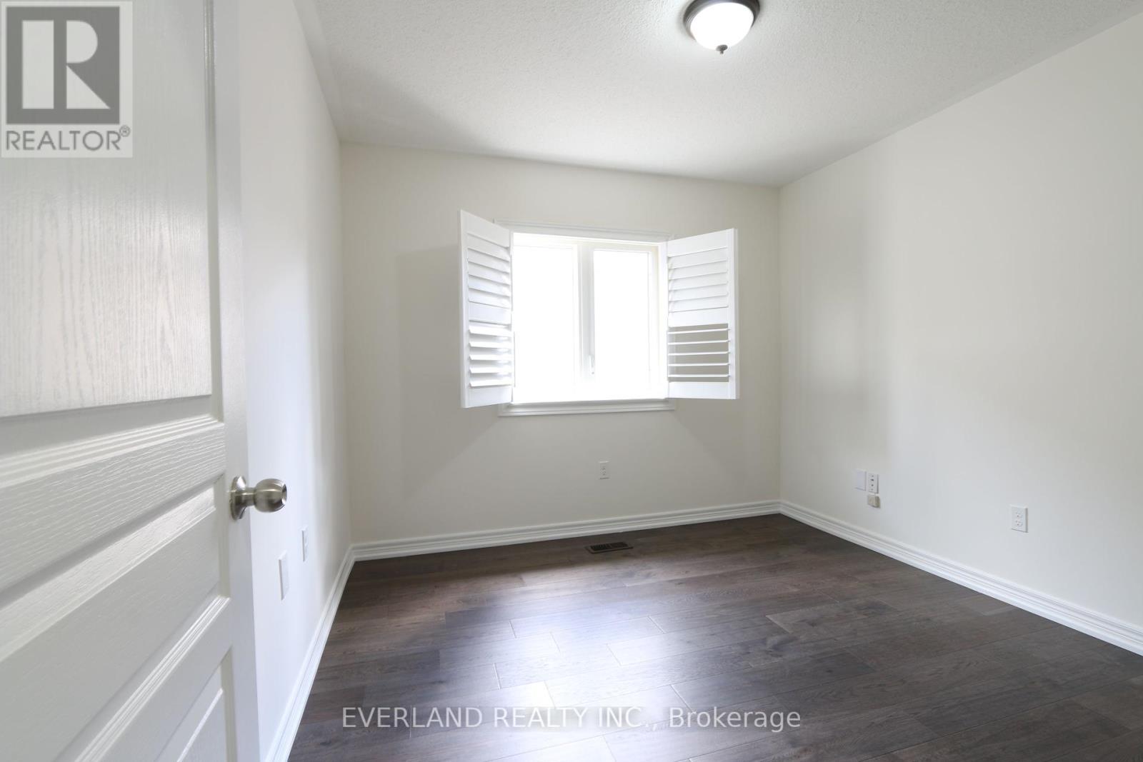 Photo 15 of 51 Lucida Court, Whitchurchstouffville ON