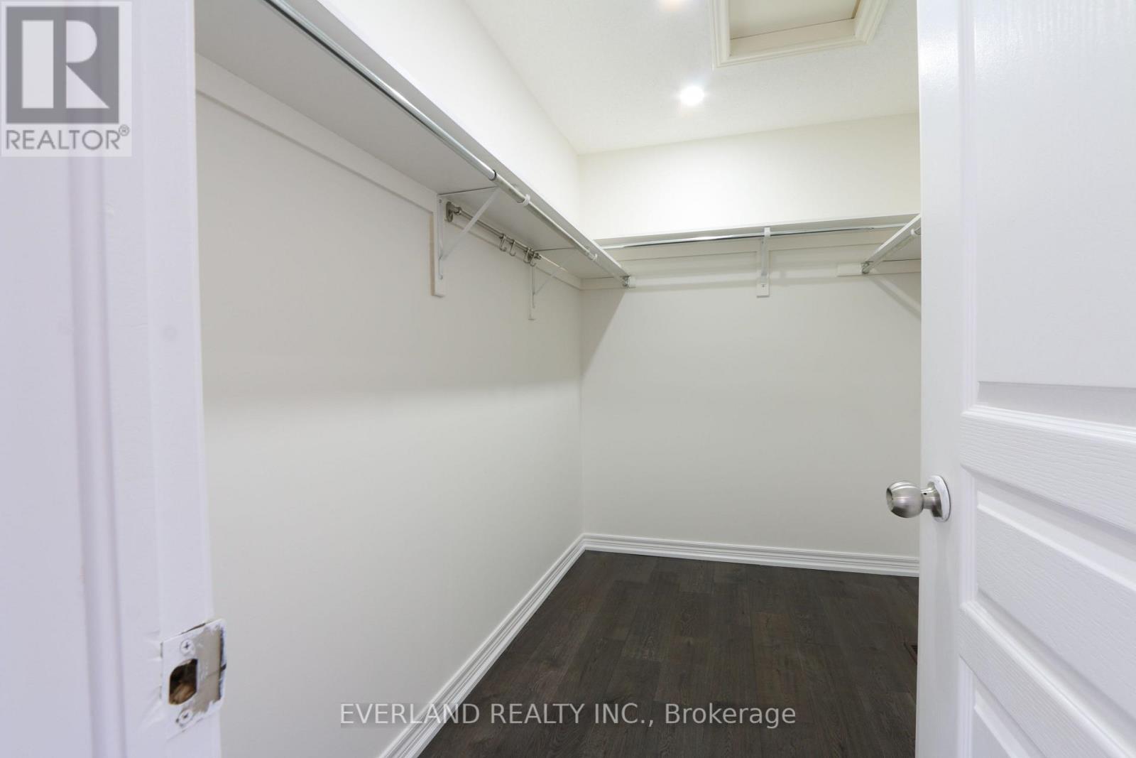Photo 12 of 51 Lucida Court, Whitchurchstouffville ON