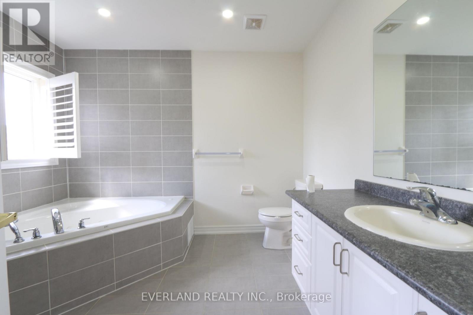 Photo 16 of 51 Lucida Court, Whitchurchstouffville ON