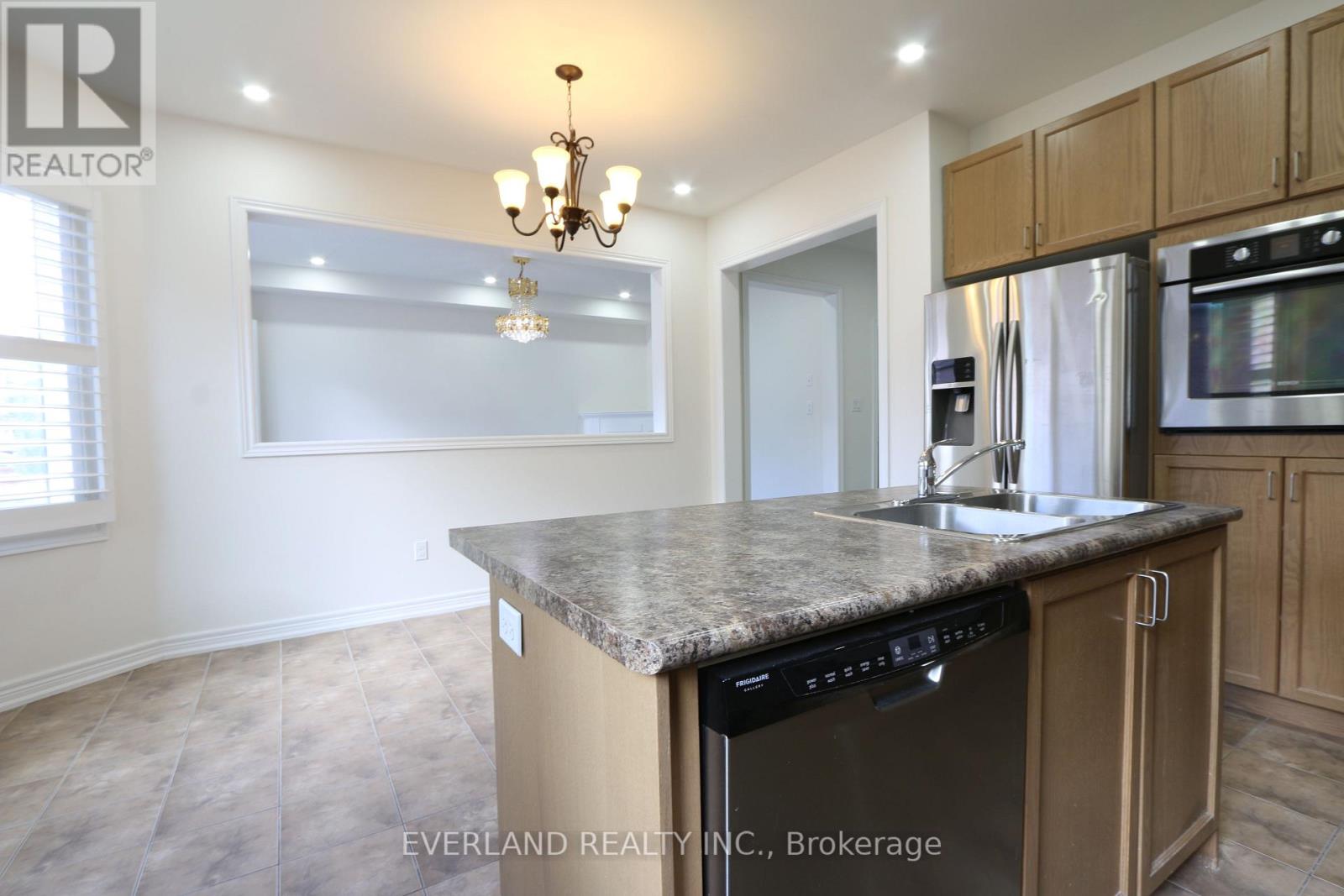 Photo 20 of 51 Lucida Court, Whitchurchstouffville ON