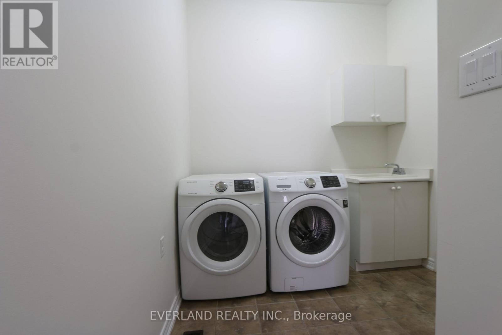 Photo 32 of 51 Lucida Court, Whitchurchstouffville ON