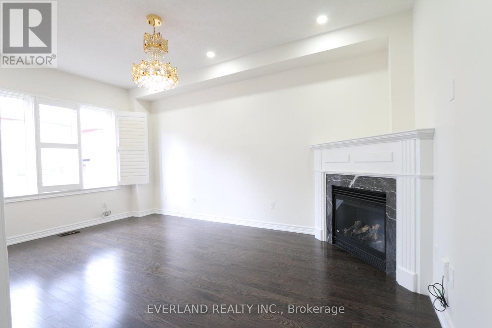 Photo 34 of 51 Lucida Court, Whitchurchstouffville ON