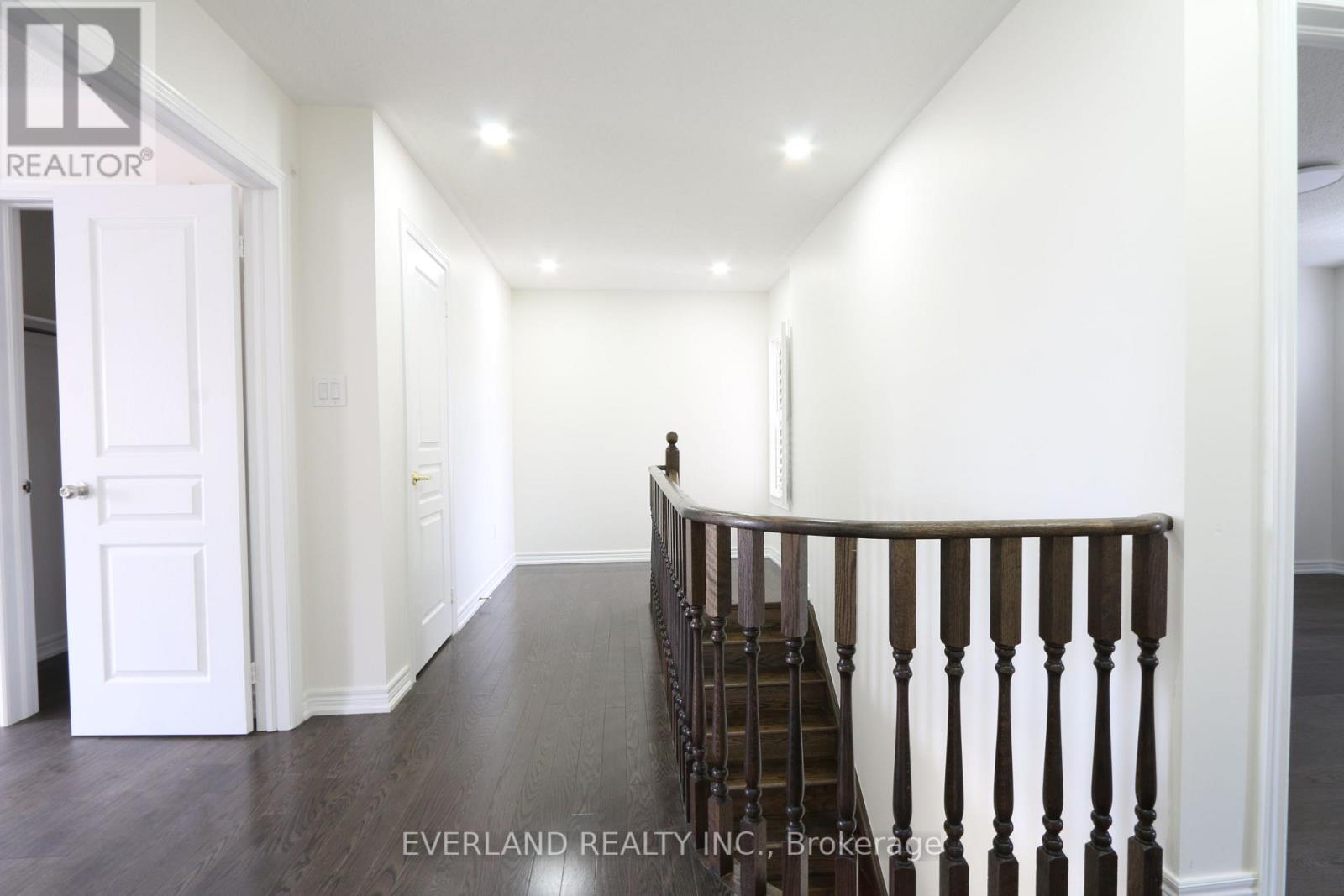 Photo 13 of 51 Lucida Court, Whitchurchstouffville ON