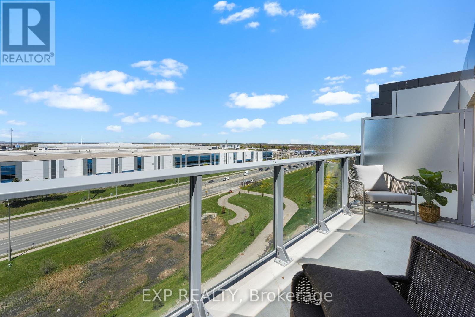 Photo 10 of 712 100 Manett Crescent, Brampton ON