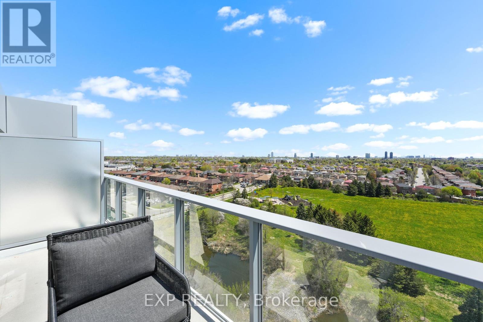 Photo 18 of 404 100 Manett Crescent, Brampton ON