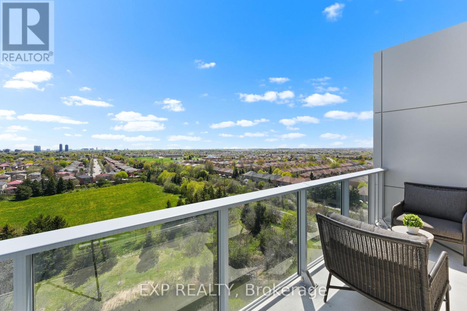Photo 19 of 404 100 Manett Crescent, Brampton ON