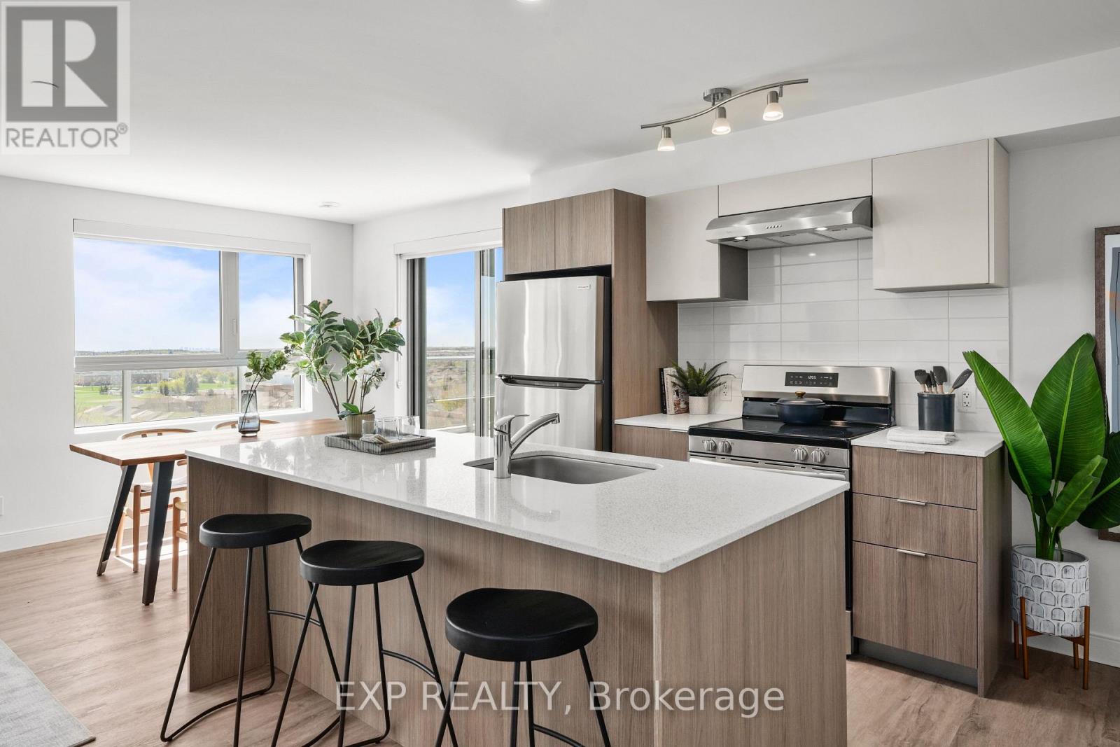 Photo 3 of 302 100 Manett Crescent, Brampton ON