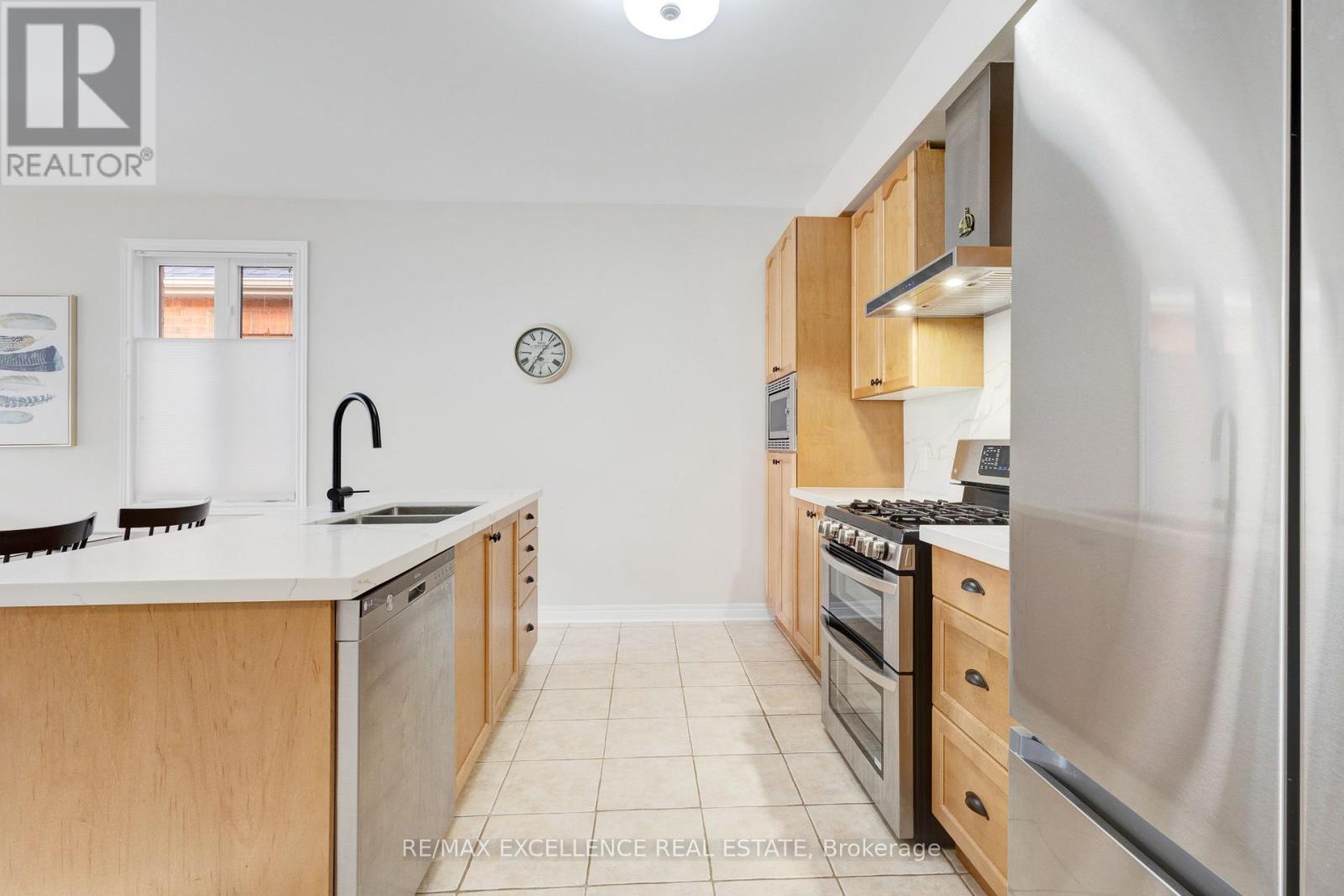 Photo 4 of 52 Atchison Drive, Caledon ON
